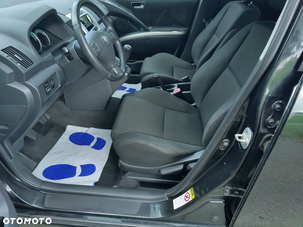 Toyota Corolla Verso - 5