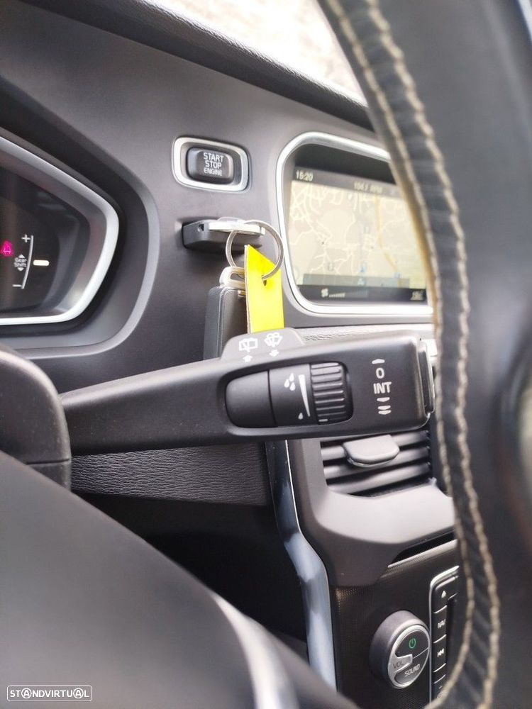 Volvo V40 2.0 D4 R-Design - 32