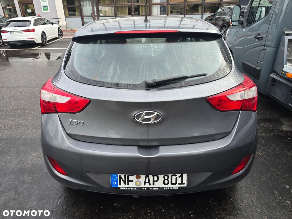 Hyundai i30 blue 1.4 Style - 8
