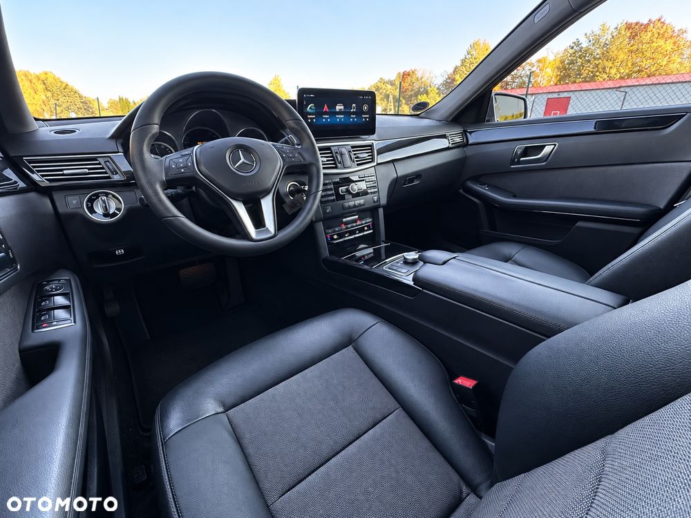 Mercedes-Benz Klasa E 220 CDI DPF BlueEFFICIENCY 7G-TRONIC Avantgarde - 12