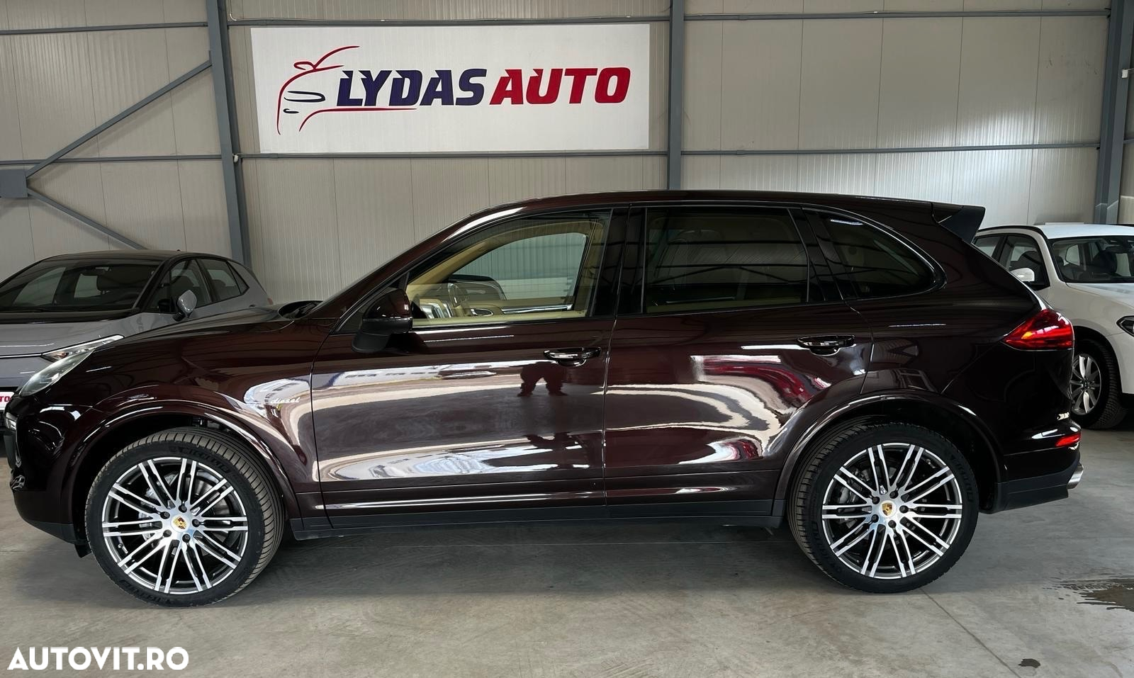 Porsche Cayenne 3.0 L - 2