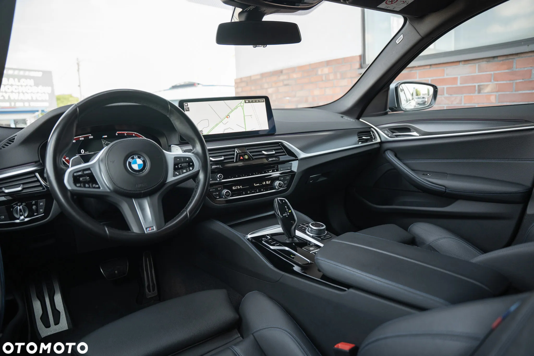 BMW Seria 5 520d xDrive Touring M Sport Edition - 24