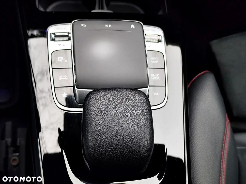 Mercedes-Benz CLA 200 Progressive 7G-DCT - 26