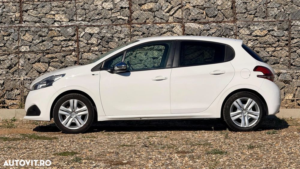 Peugeot 208 PureTech 82 Style - 8