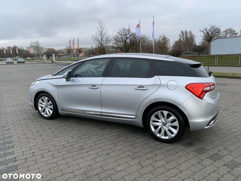 Citroën DS5 e-HDi 110 EGS6 SoChic - 10