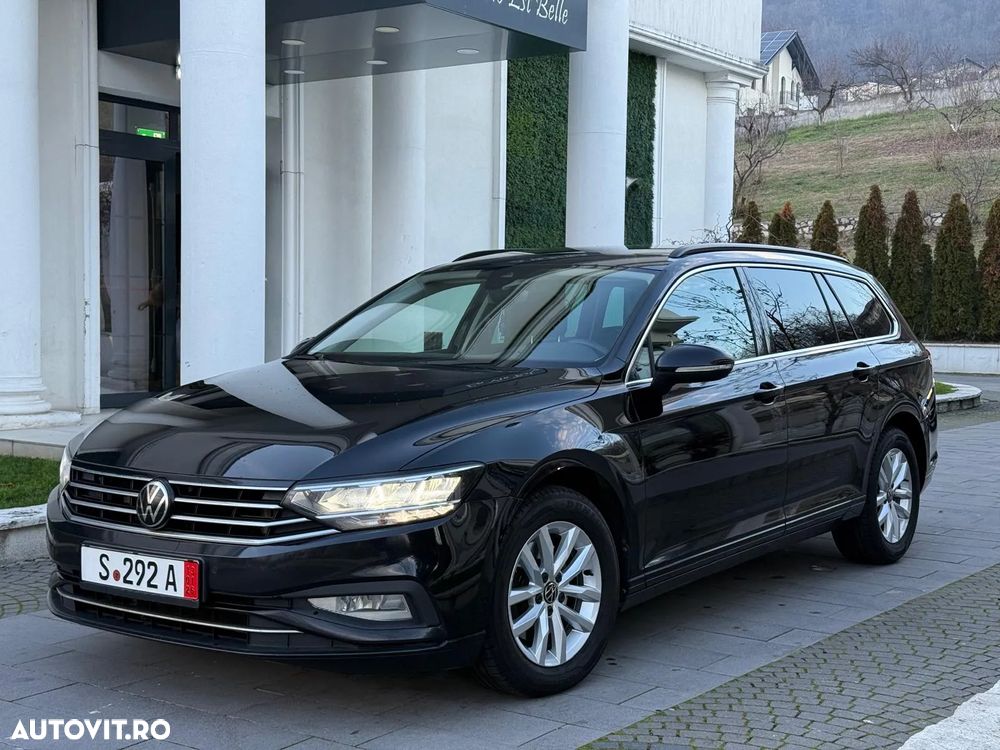 Volkswagen Passat - 1