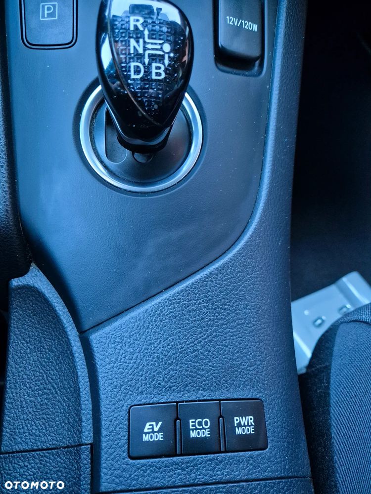 Toyota Auris 1.8 HSD Luna - 24