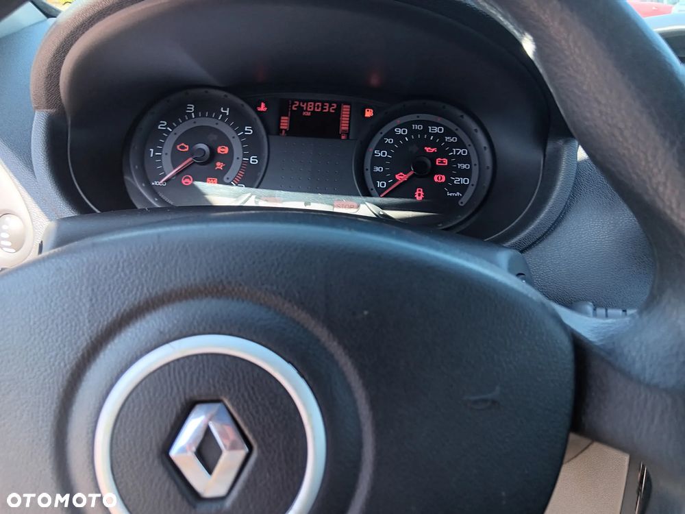 Renault Clio 1.2 16V Expression - 11