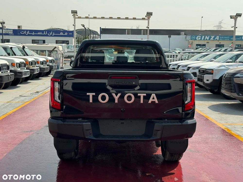 Toyota Hilux 2.8 D-4D Double Cab GR Sport II 4x4 - 3