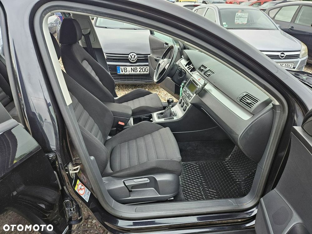 Volkswagen Passat - 10