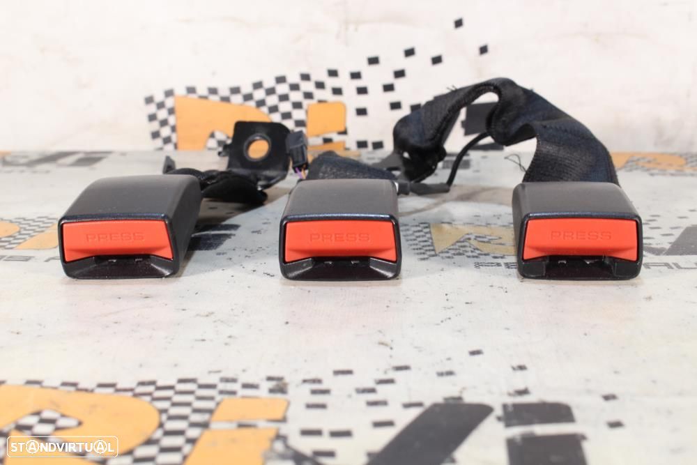 Encaixe De Cinto Traseiro Bmw 1 (F20)  7355471 / 7 355 471 / 7266352 / - 2