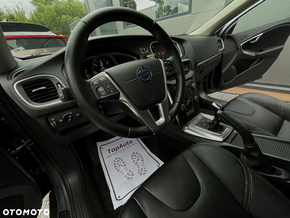 Volvo V40 Cross Country D3 Momentum - 19