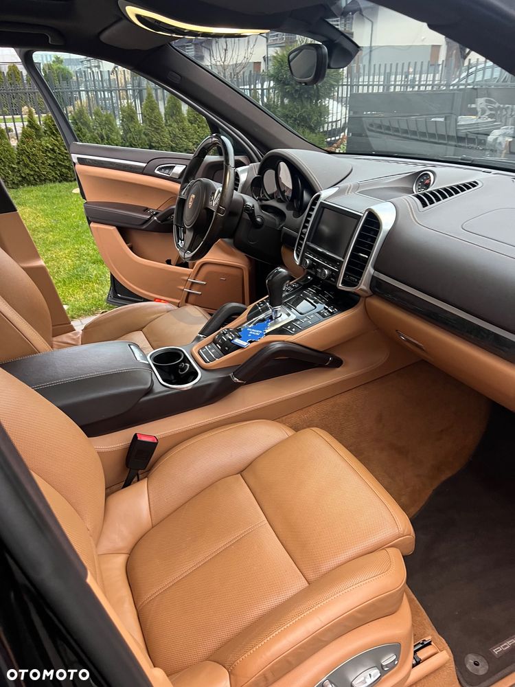 Porsche Cayenne - 8