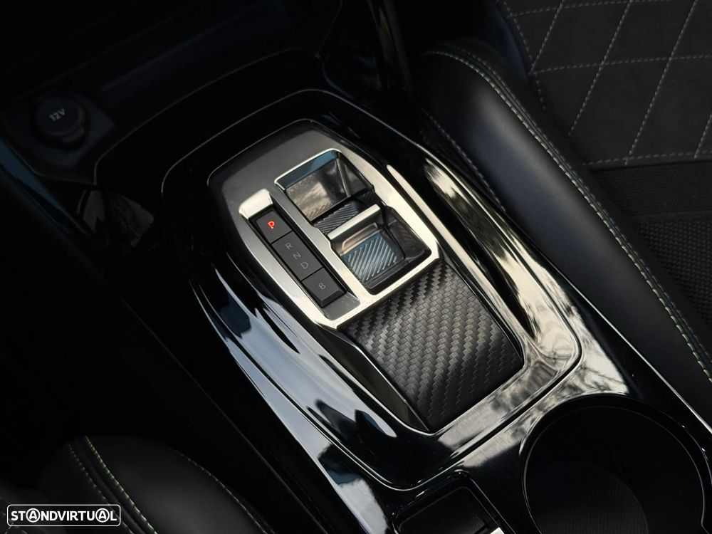 Peugeot e-208 GT - 11