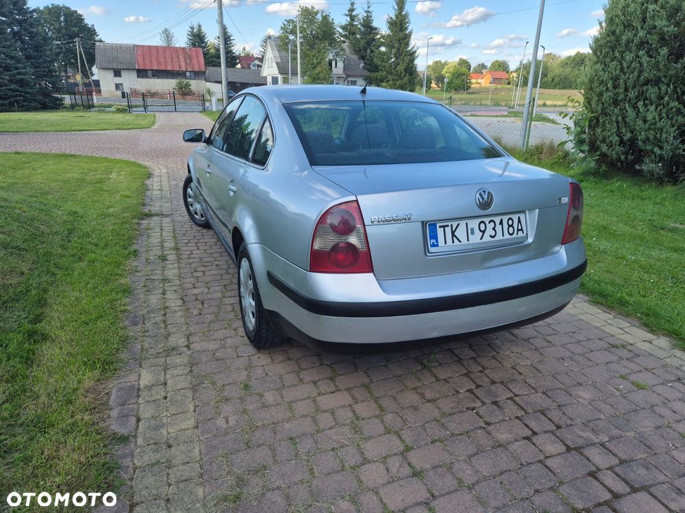 Volkswagen Passat 1.9 TDI Comfortline - 8