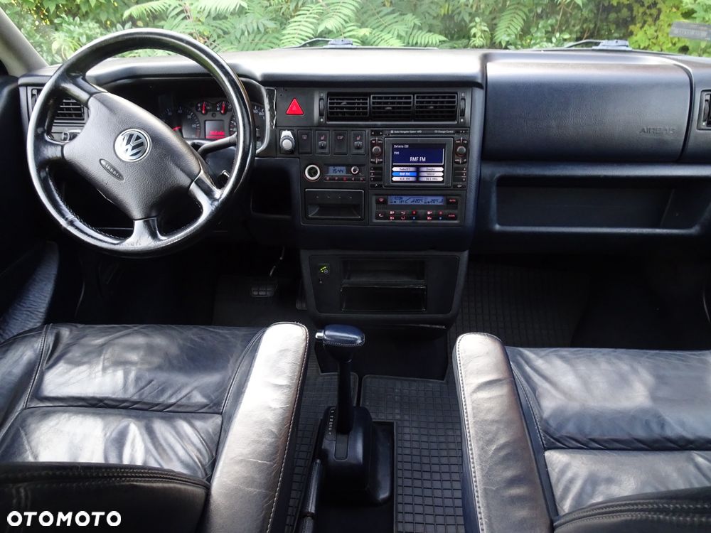 Volkswagen Caravelle - 4