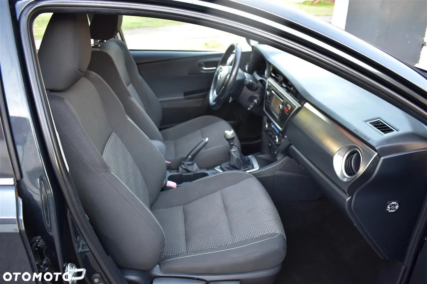 Toyota Auris 1.6 Sol - 21