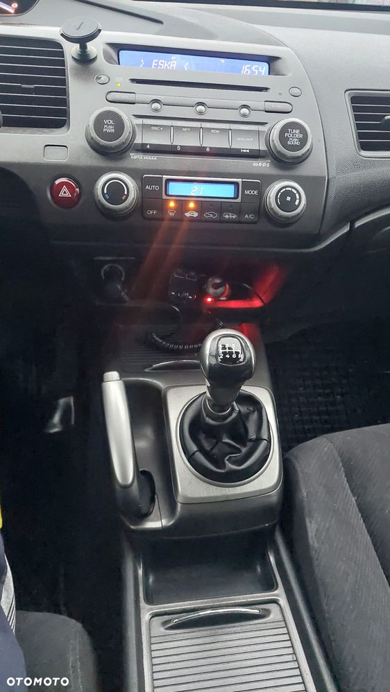 Honda Civic 1.8 Comfort - 8