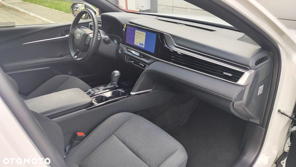 Toyota Camry - 18