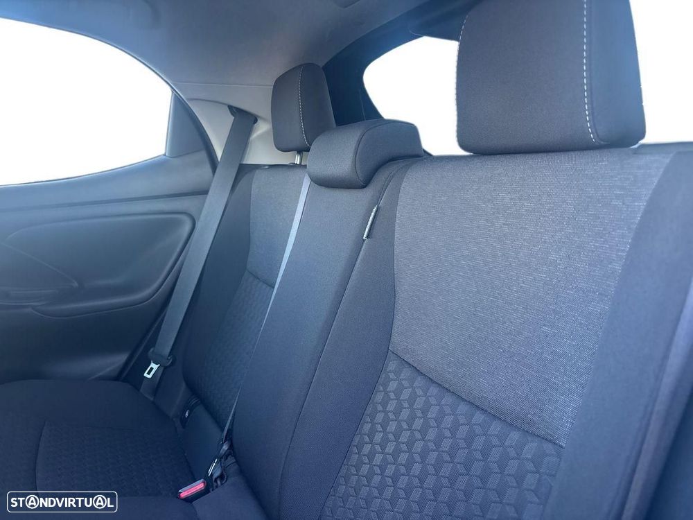 Toyota Yaris - 12