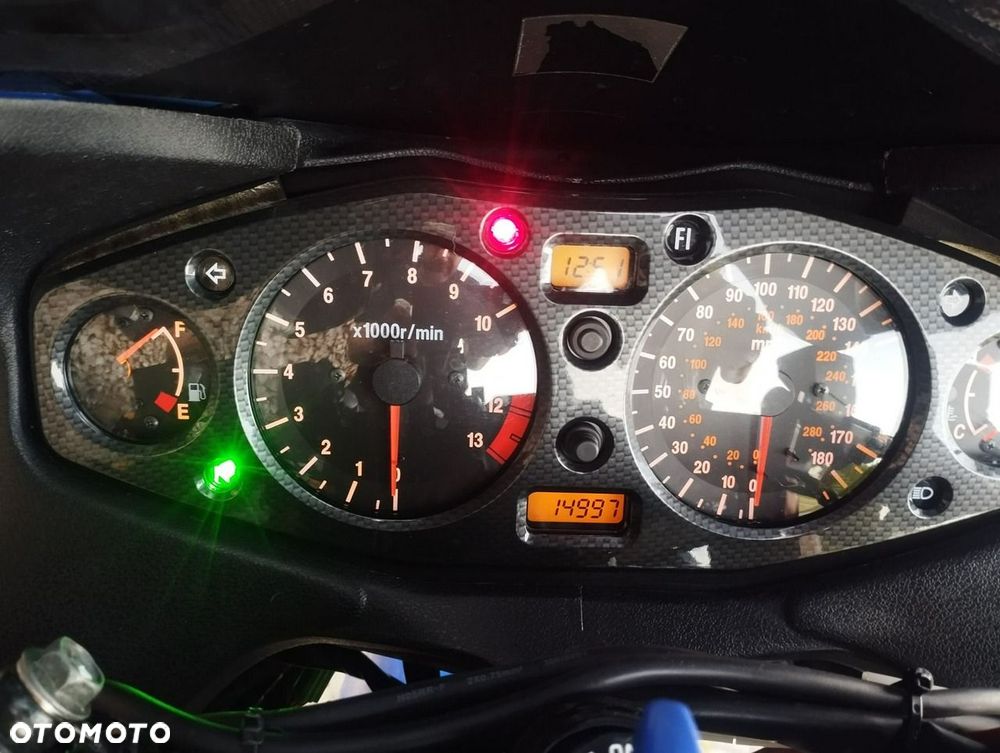Suzuki GSX-R - 6