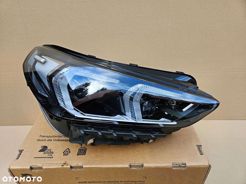 BMW X1 U11 22- lampa prawa przód reflektor FULL LED 5A9A228-02 IDEALNA