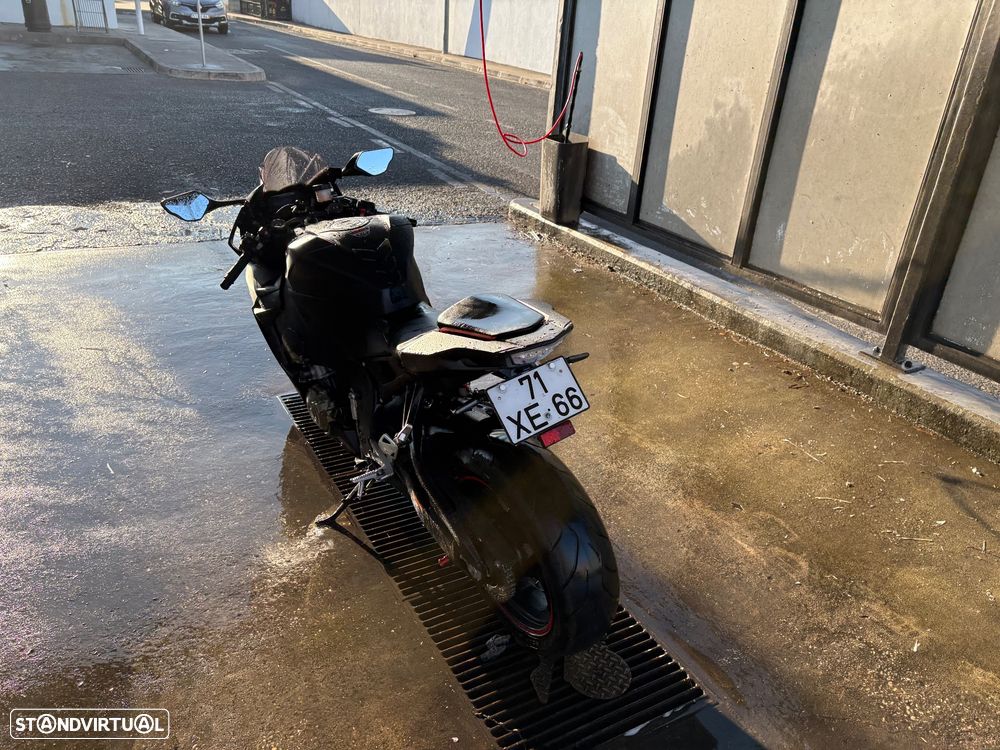 Honda Fireblade Cbr1000rr - 9
