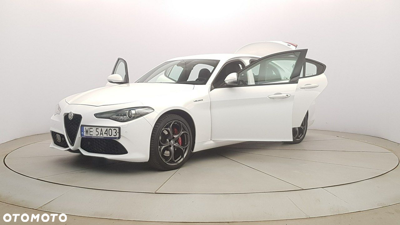Alfa Romeo Giulia - 10