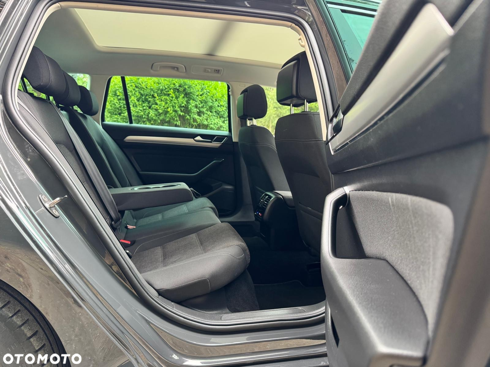 Volkswagen Passat Variant 1.5 TSI OPF DSG Elegance - 33