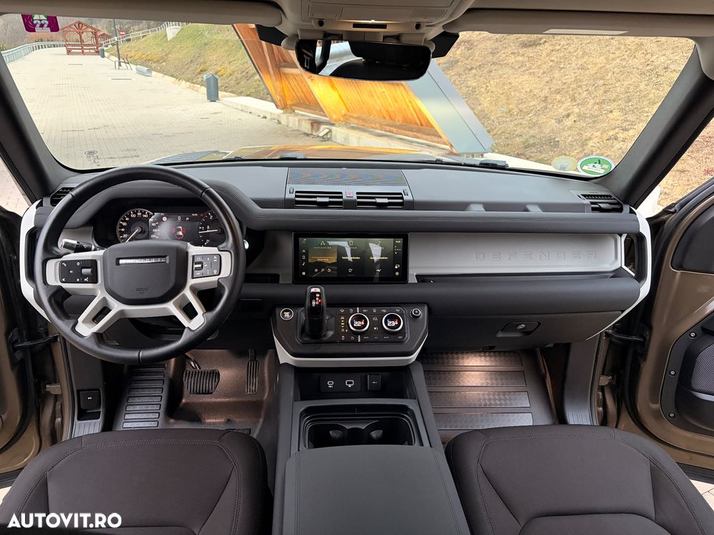 Land Rover Defender 110 2.0L D240 First Edition - 12