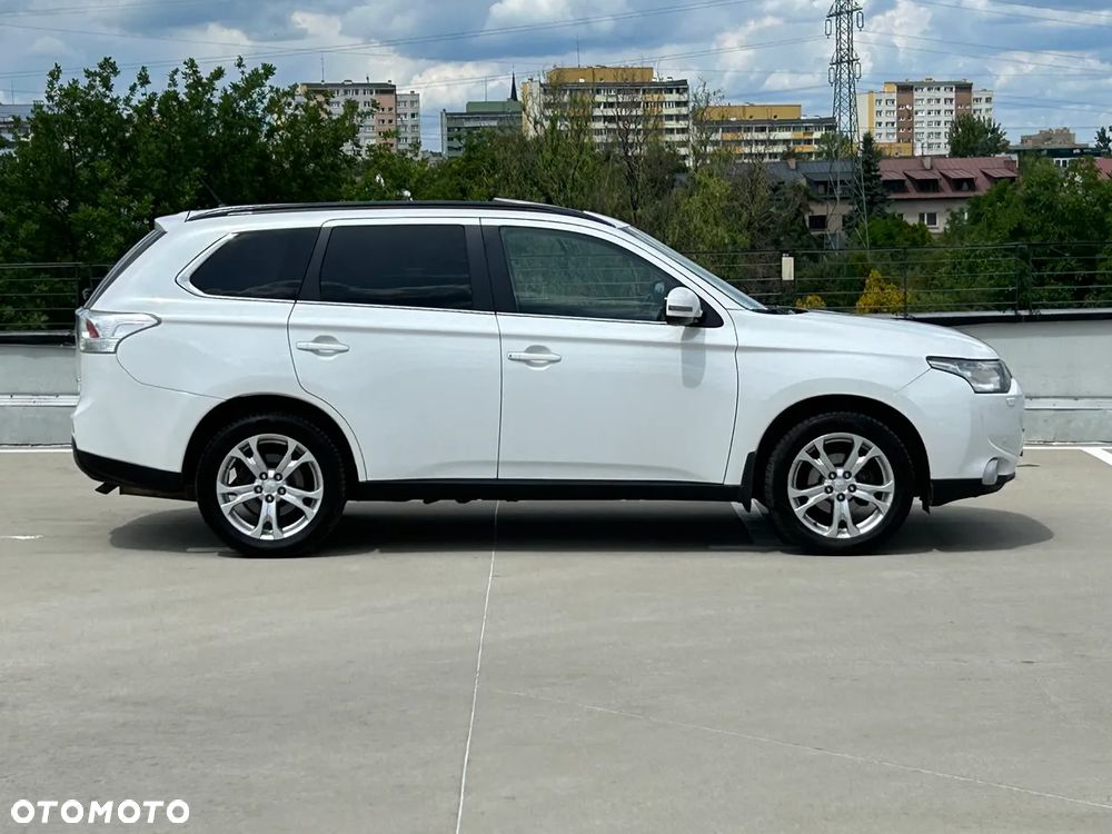 Mitsubishi Outlander 2.2 DI-D 4WD Instyle - 4
