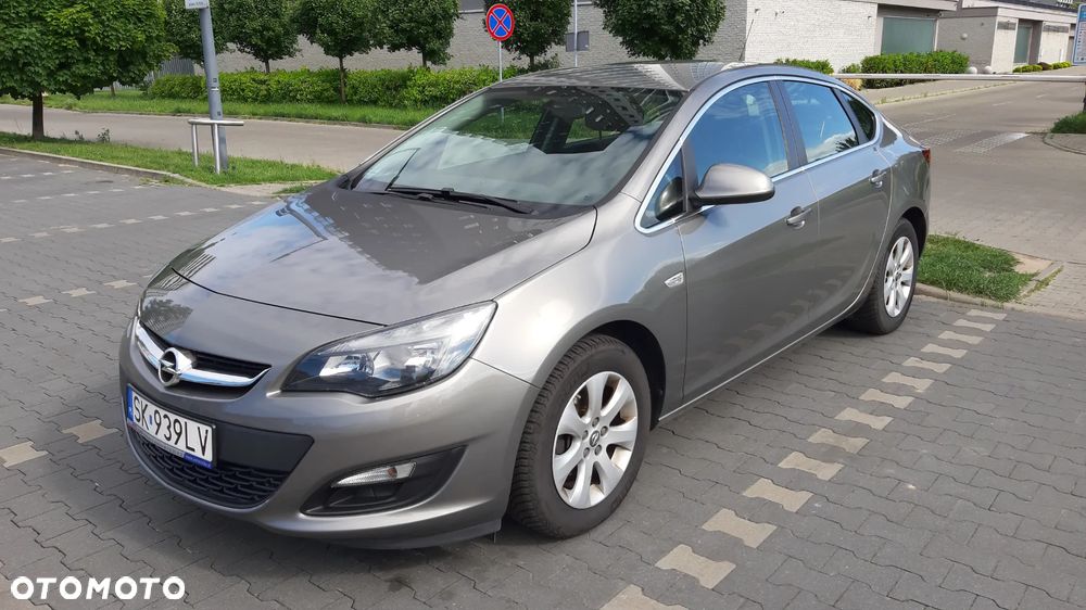 Opel Astra 1.4 T Business EU6 - 1