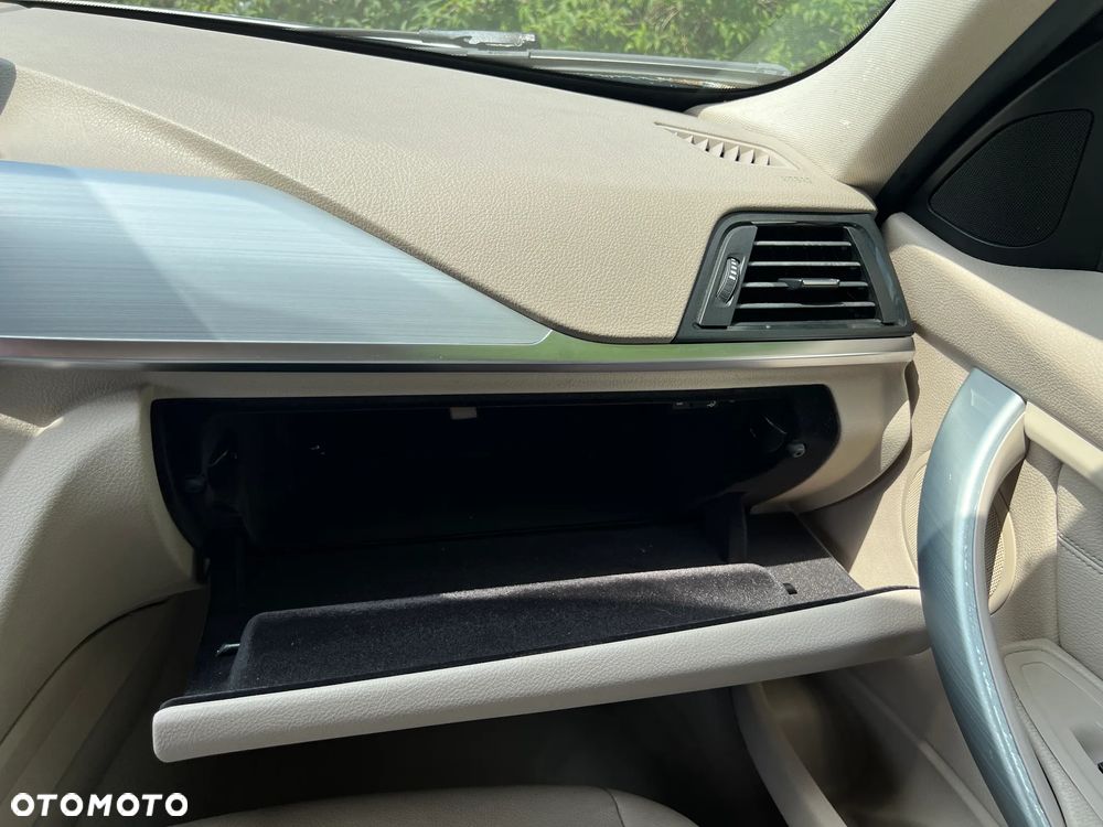 BMW Seria 3 328i Modern Line - 18
