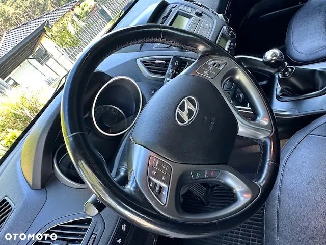 Hyundai ix35 1.7 CRDi 2WD blue Finale Silver - 12
