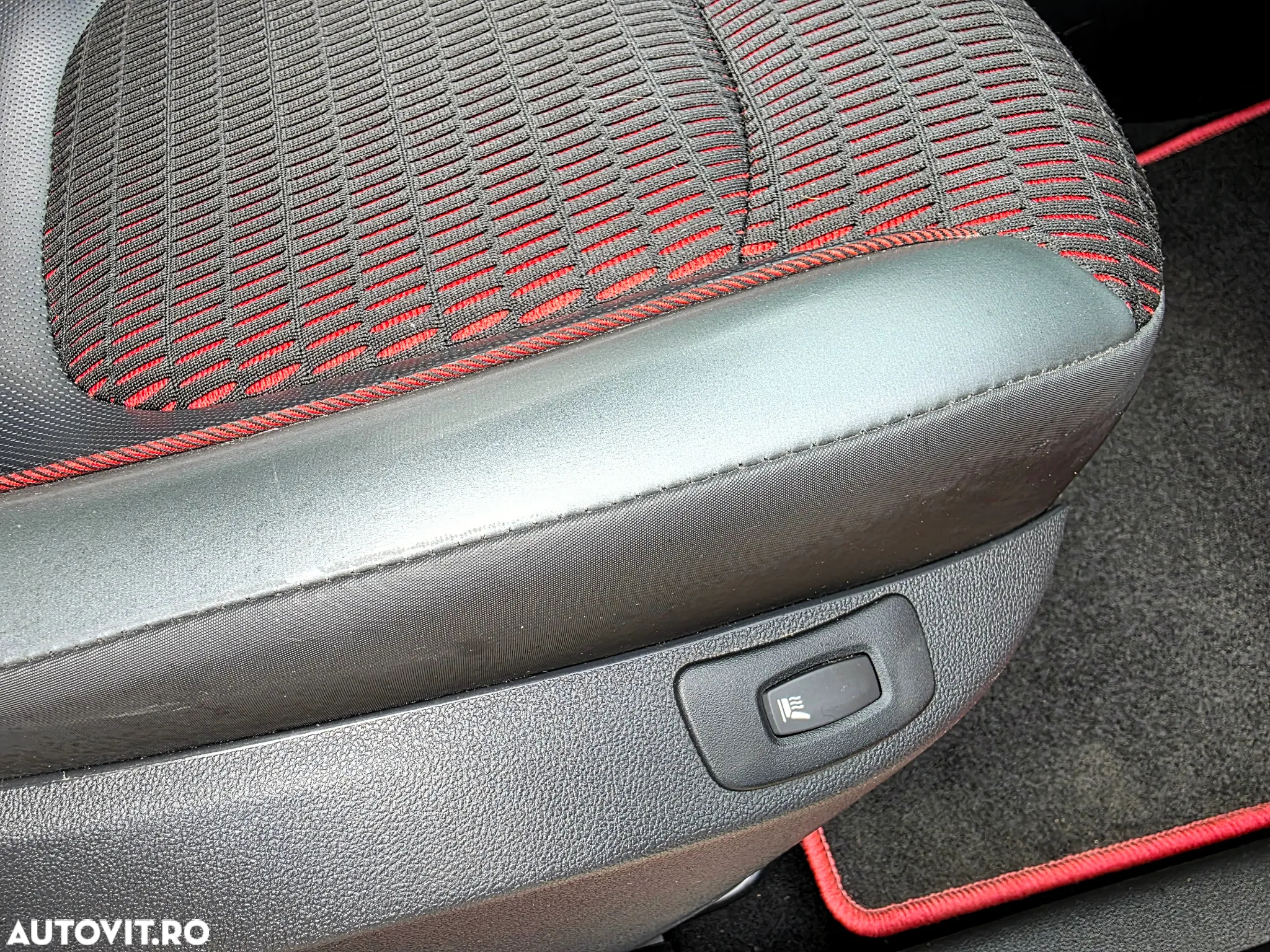 Renault Captur dCi 90 EDC Helly Hansen - 23