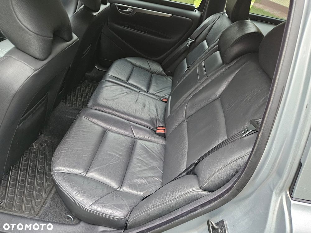 Volvo V70 2.4 Summum - 24