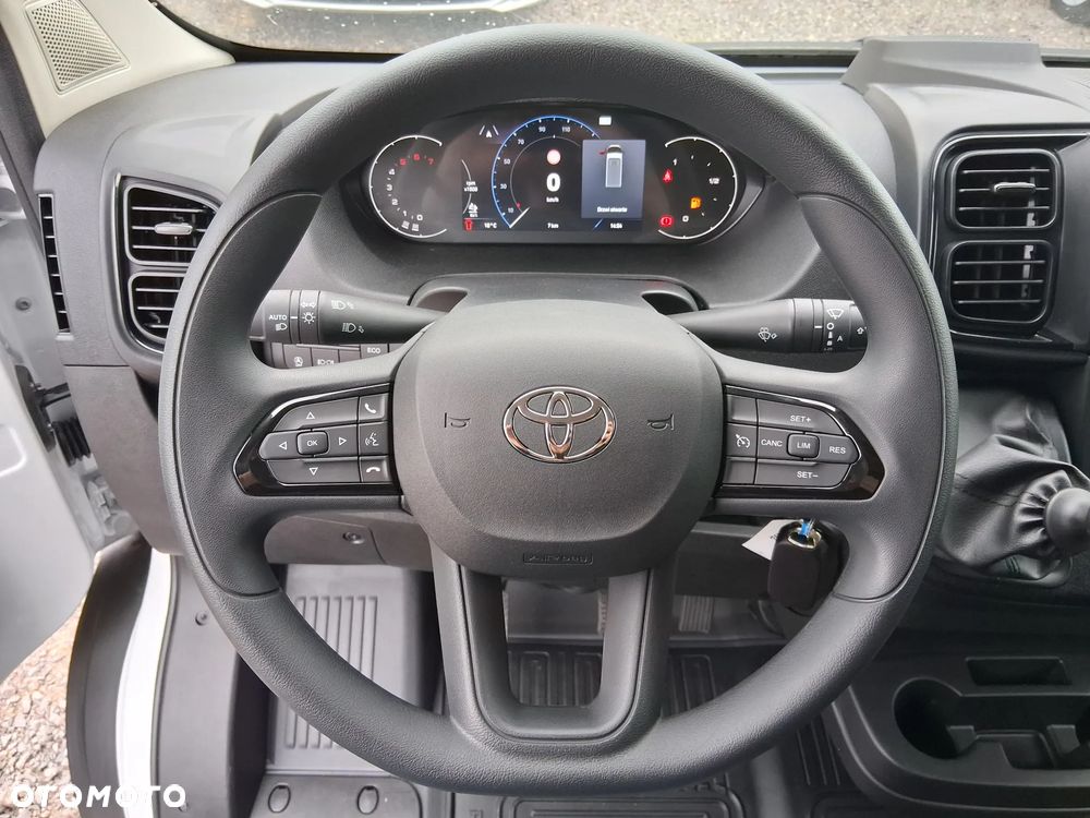 Toyota Proace Max - 12