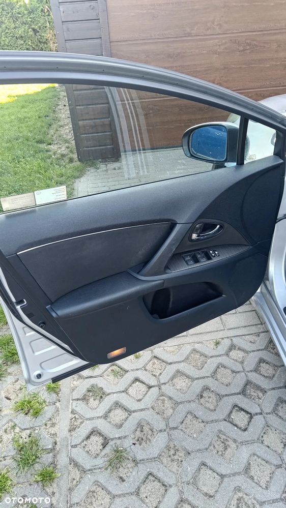 Toyota Avensis 1.8 Sol NAVI - 29