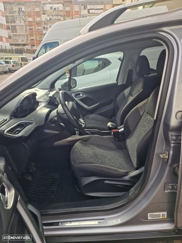 Peugeot 2008 1.6 BlueHDi Style - 4