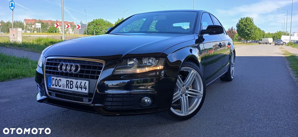 Audi A4 Limousine - 1