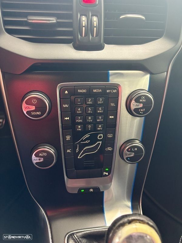 Volvo V40 1.6 D2 R-Design - 19