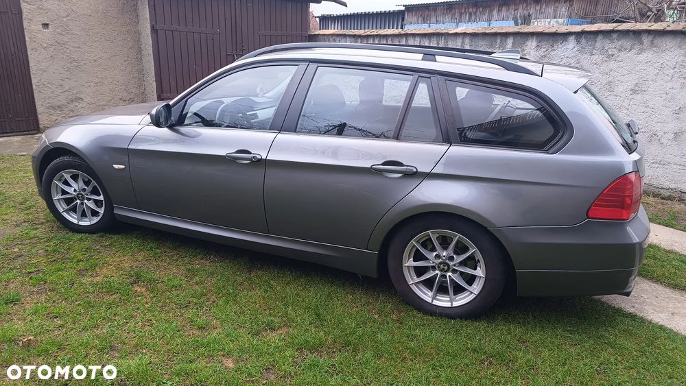 BMW Seria 3 320d - 5