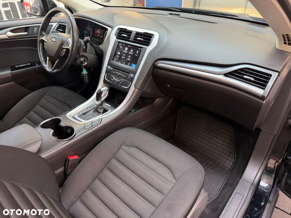 Ford Mondeo - 40