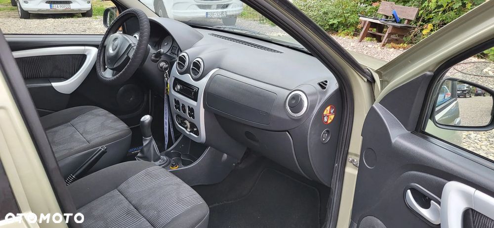 Dacia Sandero 1.6 Ambiance - 27
