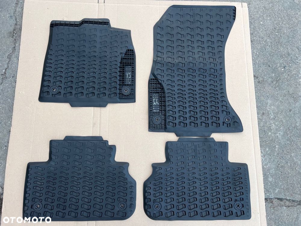 audi q5 80a zestaw dywaników gumowych przód tył 80b061501 80a061511 - 2