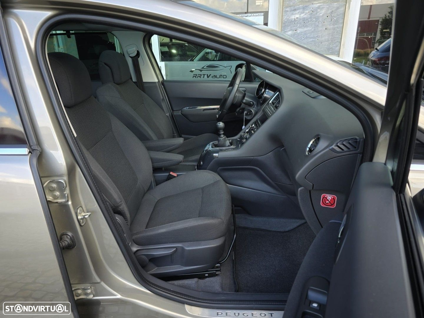 Peugeot 5008 1.6 BlueHDi Allure J17 - 16