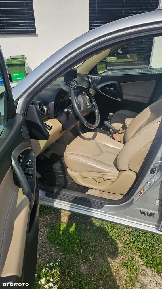 Toyota RAV4 - 7