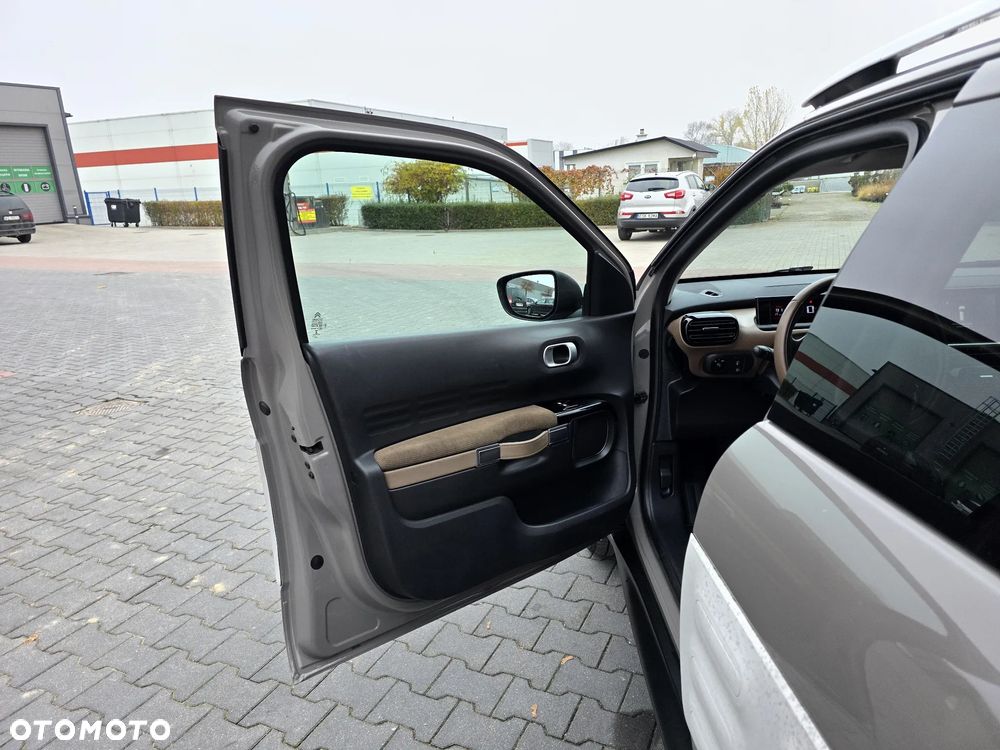 Citroën C4 Cactus 1.2 PureTech Shine Edition S&S - 11