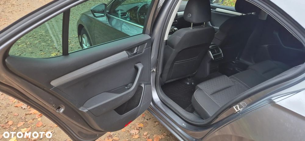 Skoda Superb 2.0 TDI SCR Ambition - 19