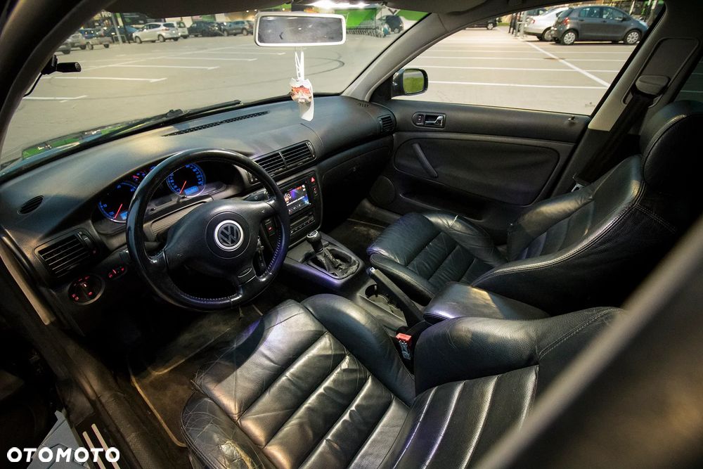 Volkswagen Passat - 25